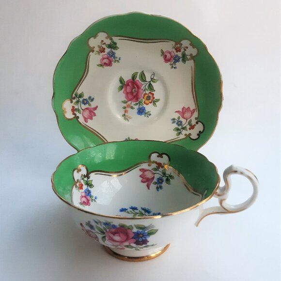 Aynsley Emerald Green Flowers Roses B3052 Pattern Teacup & Saucer England 1930s - Picture 6 of 12